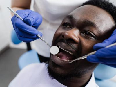 consultation-with-dentist-dentistry-teeth-treatment-dentist-examines-african-man-mouth-teeth-treats-toothaches-african-man-patient-dentistry_255847-10191_jpg_75